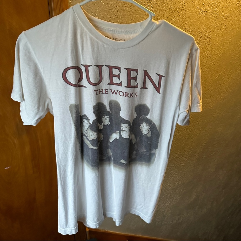 queen t-shirt